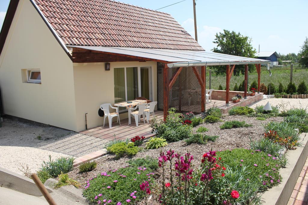 Szep Kert Vendeghaz Hotel Szekszárd Exterior foto