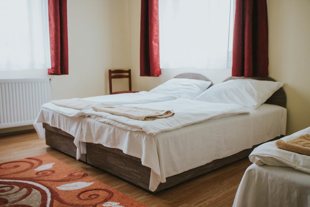 Szep Kert Vendeghaz Hotel Szekszárd Exterior foto